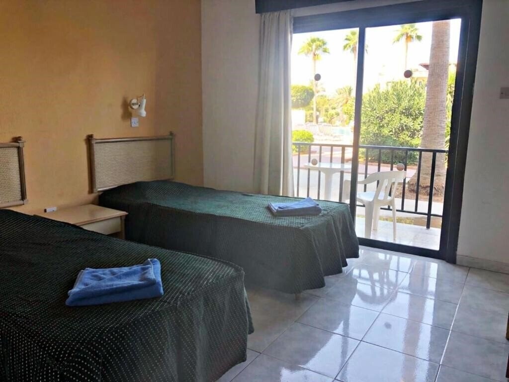 Фото Carina Hotel Apts апартаменты