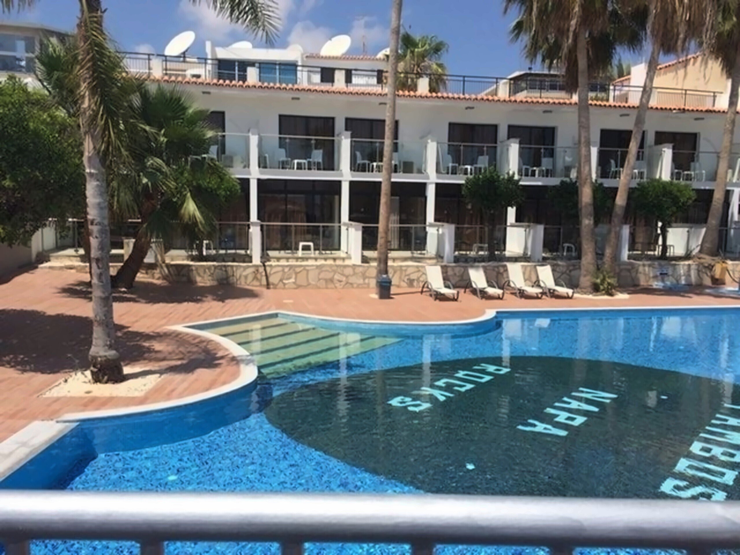 Отель Pambos Napa Rocks 2*