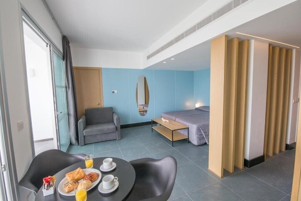Отель Anthea Apts 3*