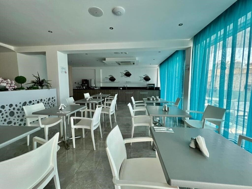 Фотография Sunny Blue Hotel 4*