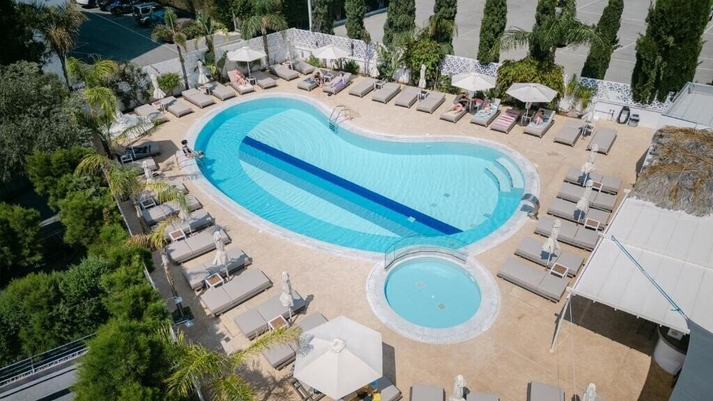 Готель Gaia Sun N Blue Hotel 3*