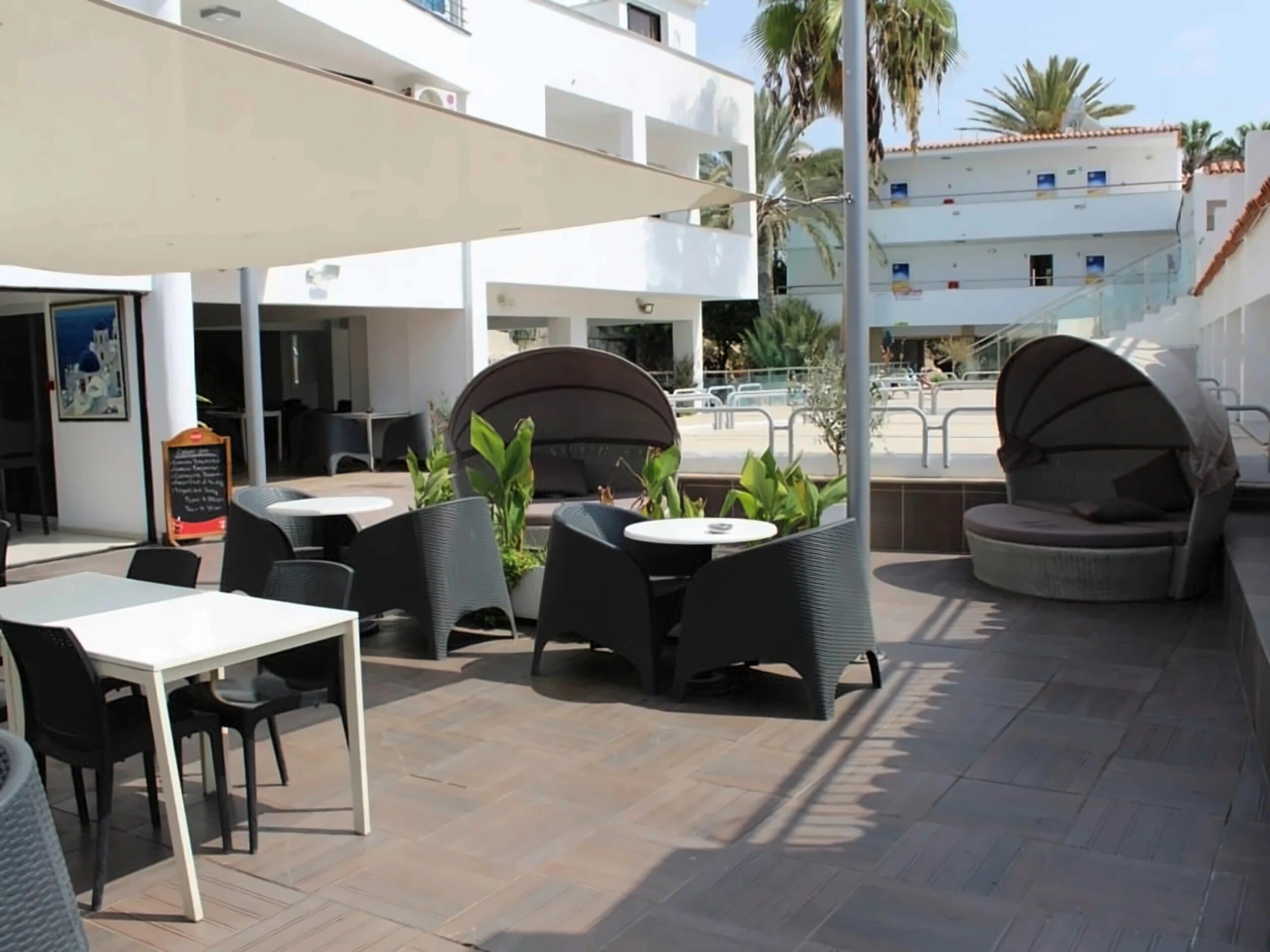 Отель Katalina Hotel Apartments 2*