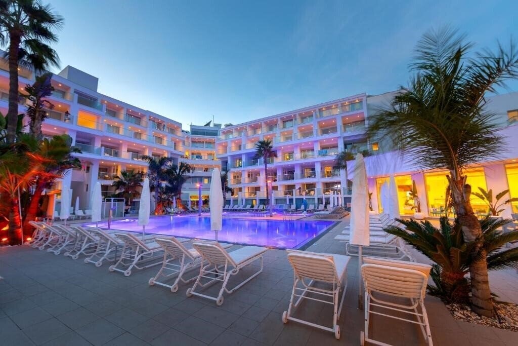 Отель Limanaki Beach 4*