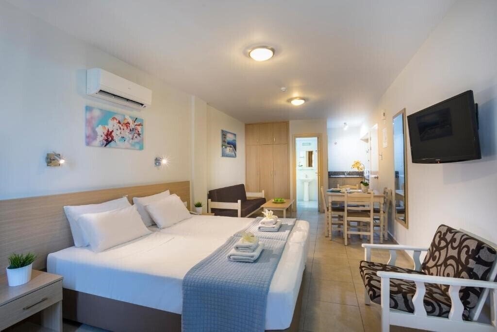 Картинка Christabelle Hotel Apartments 3*