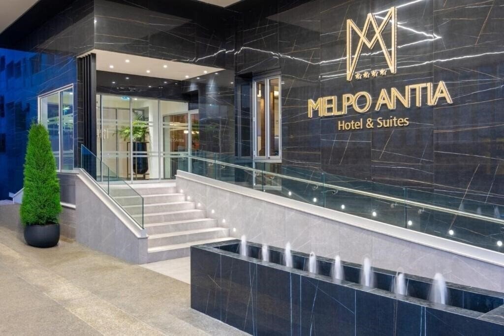 Отель Melpoantia Luxury Apartments & Suite 4*