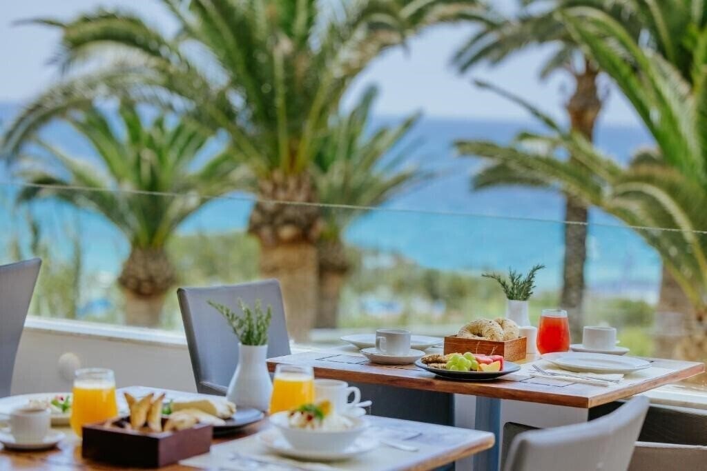 Фотографія Alion Beach Hotel 5*