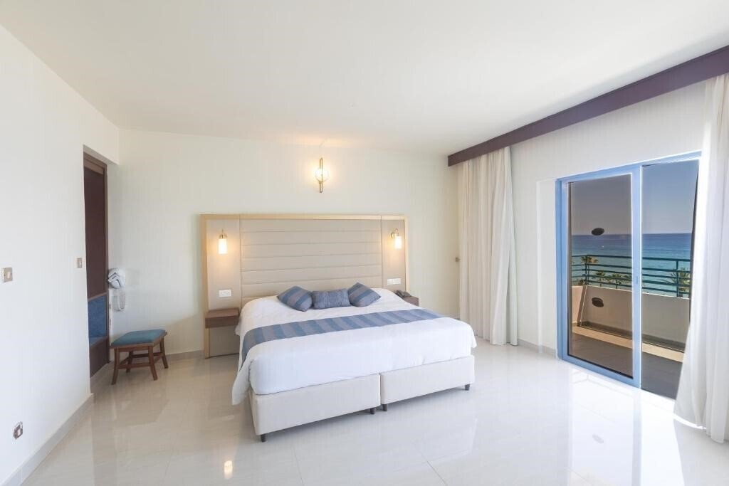 Фото Tsokkos Iliada Beach 4*