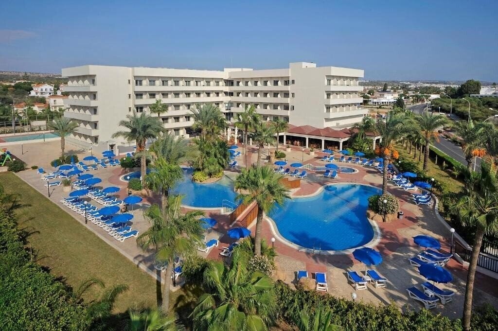 Отель Nissiana Hotel & Bungalows 3*