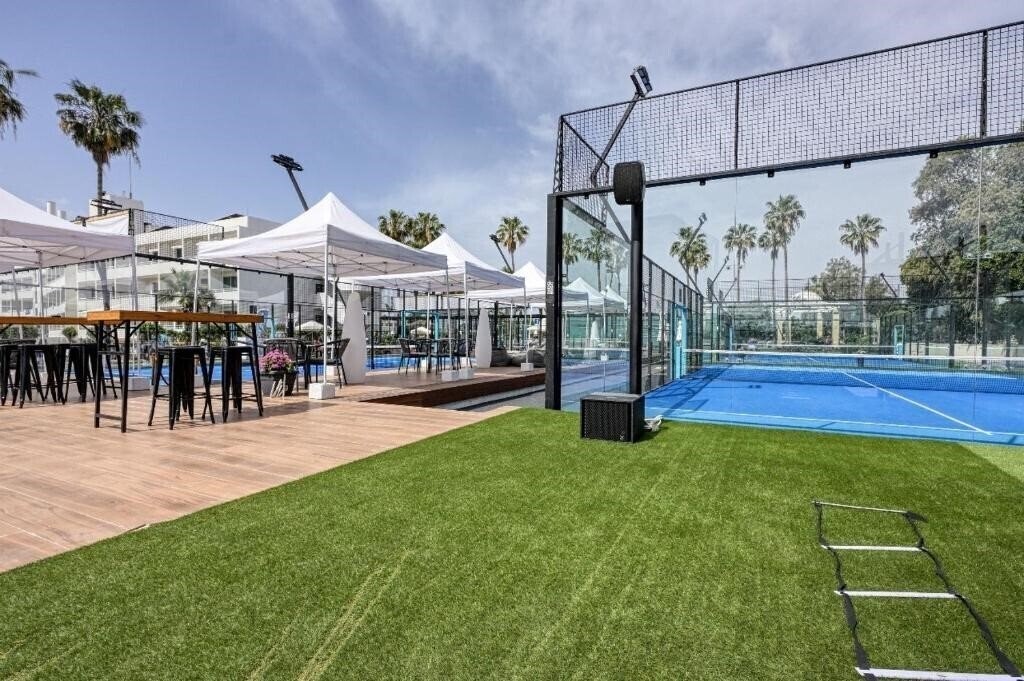 Готель The Dome Beach Resort 4*