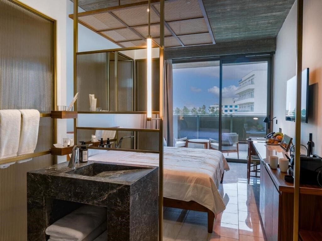 Фото The Nines Hotel 5*