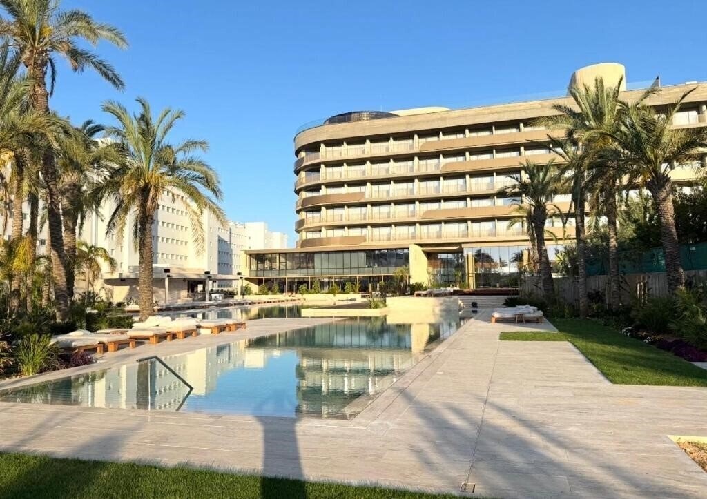 Фотографія The Nines Hotel 5*