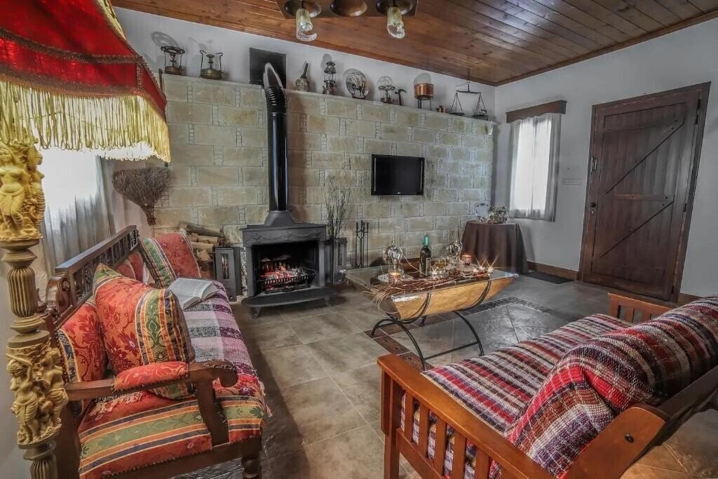 Готель Komi Lofou Traditional House 3*