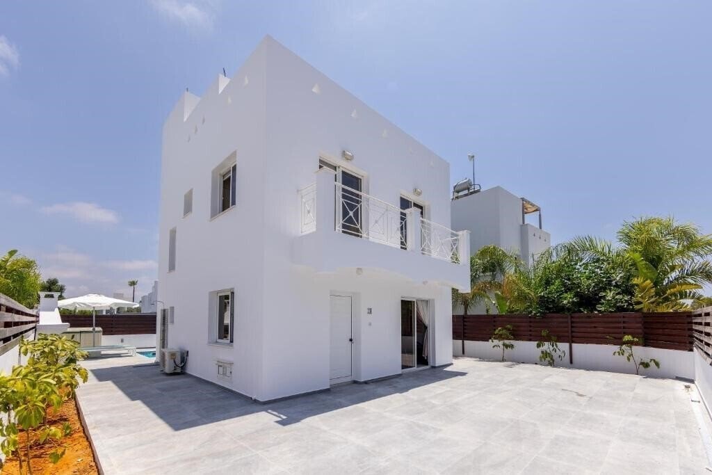 Готель Nissini Villa 3*