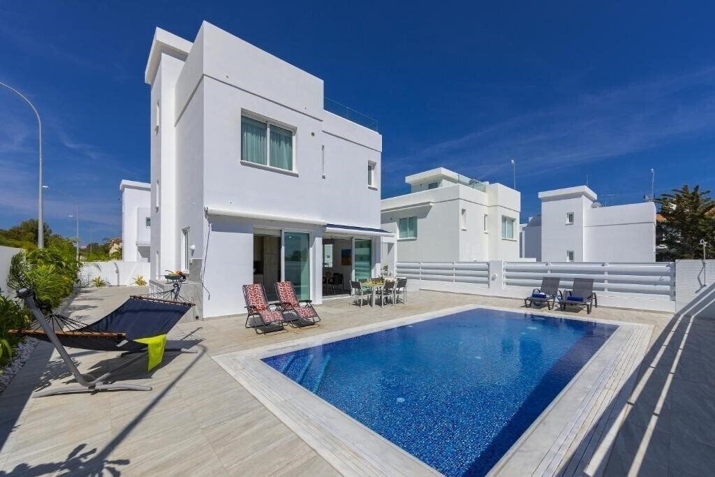 Отель Protaras Villa Araella 3*