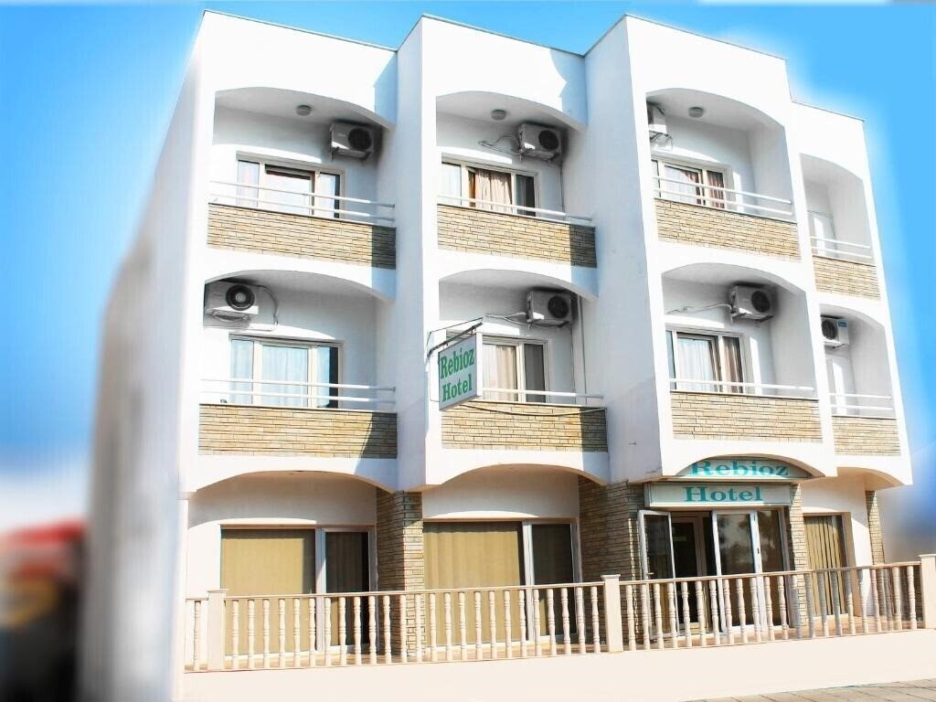 Отель Rebioz Hotel 2*