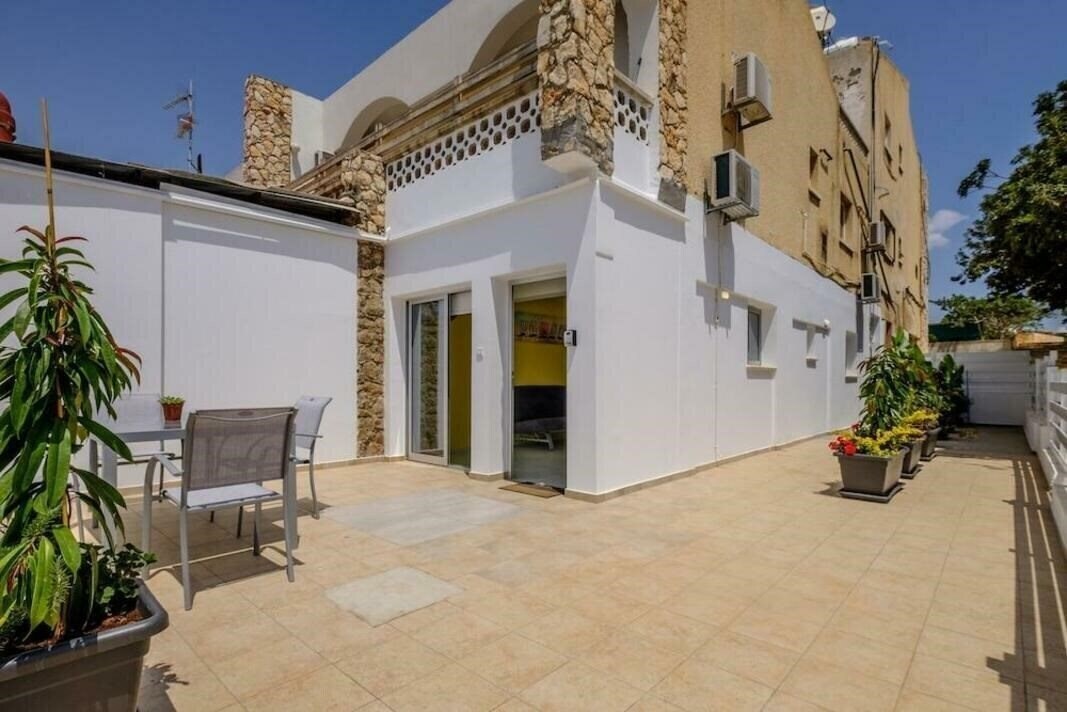 Готель Gabinos 1br 3*