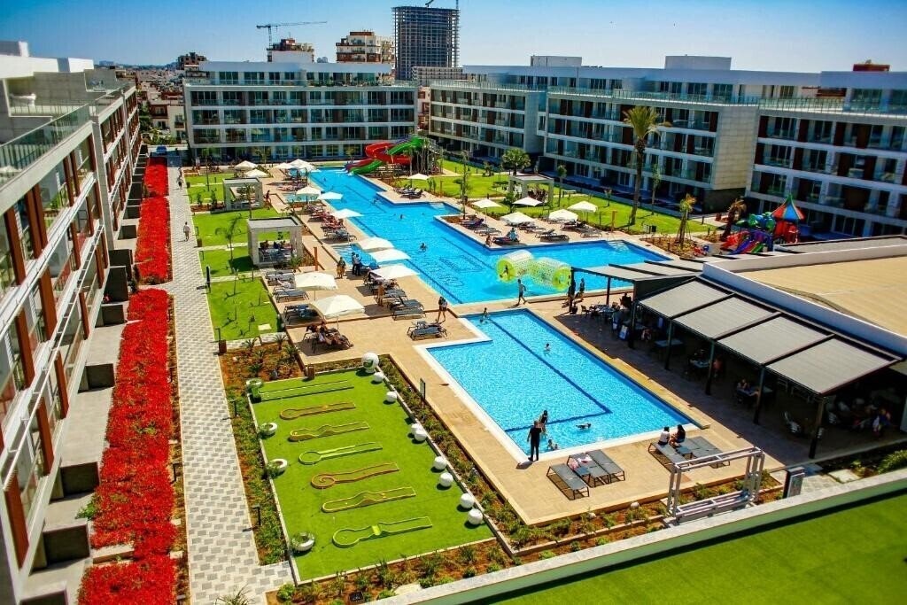 Готель Courtyard Long Beach Holiday Resort 5*
