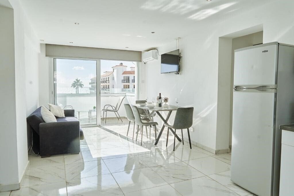 Фото Nissi Adonis Suites 4*
