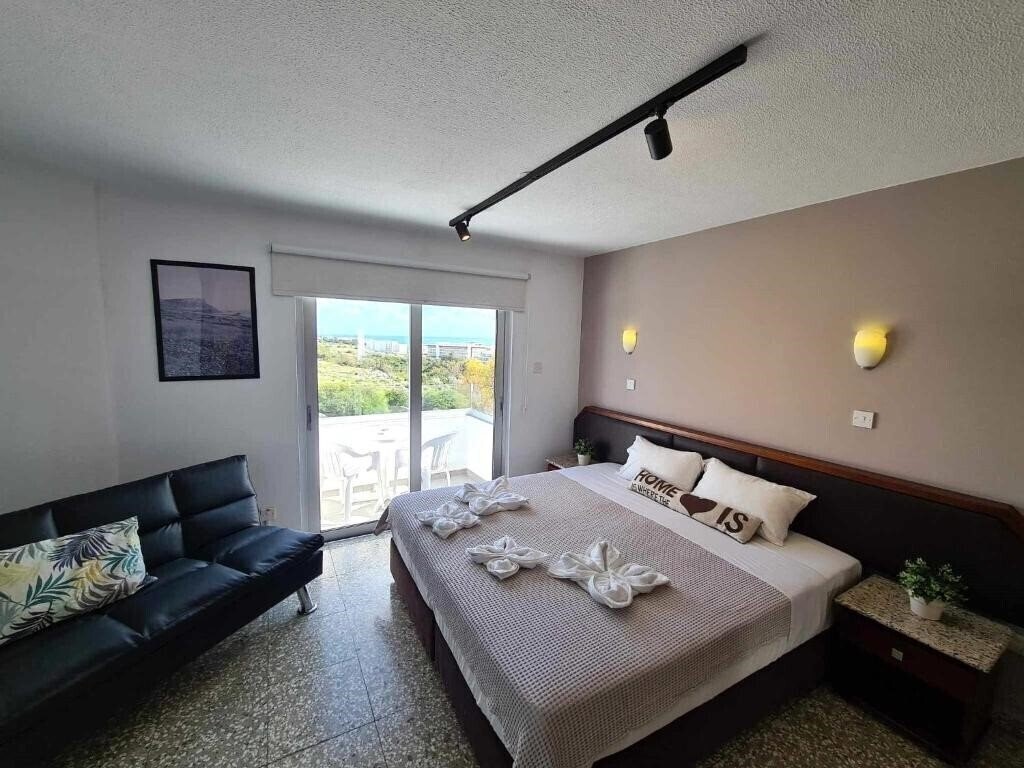 Отель Napa City Apartments 3*