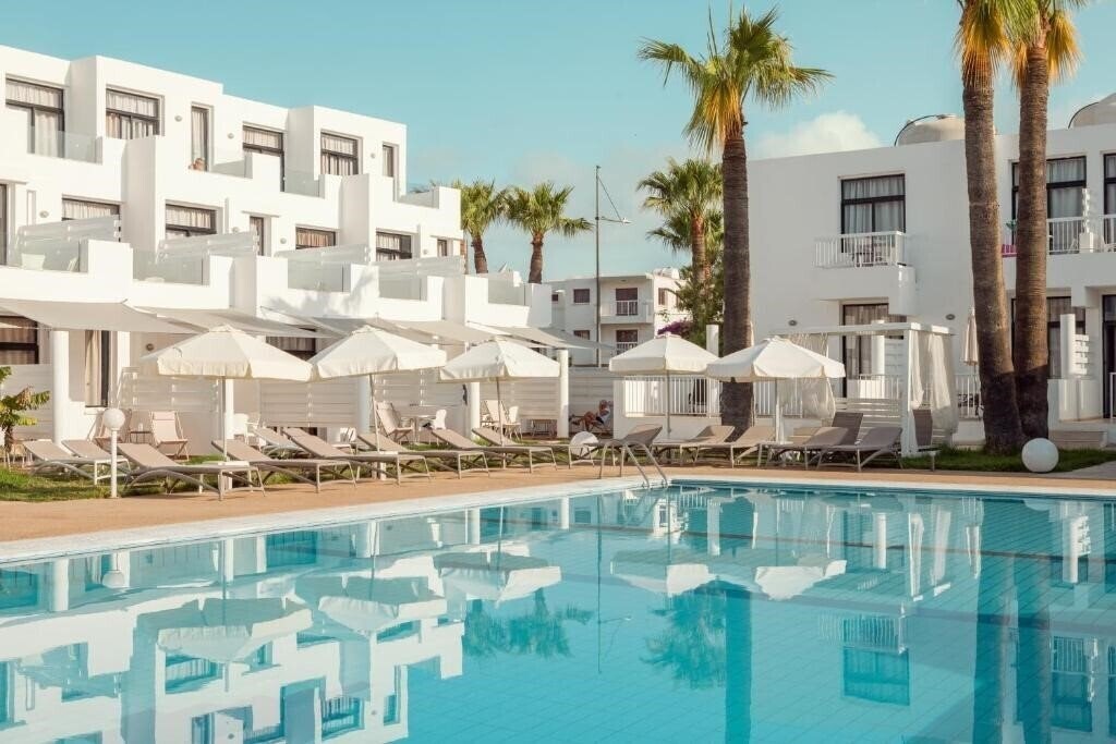 Отель Lantiana Napa Aparthotel 3*