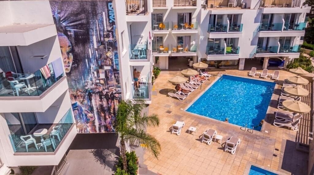 Фотографія Amaos Hotel Apartments 3*