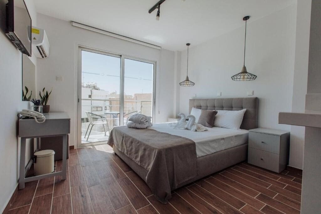 Фото River View Boutique Apts 3*