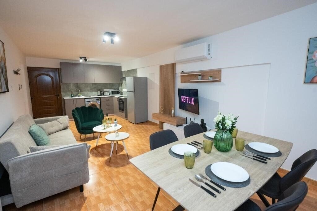 Готель Napa Centrale Suites 2*