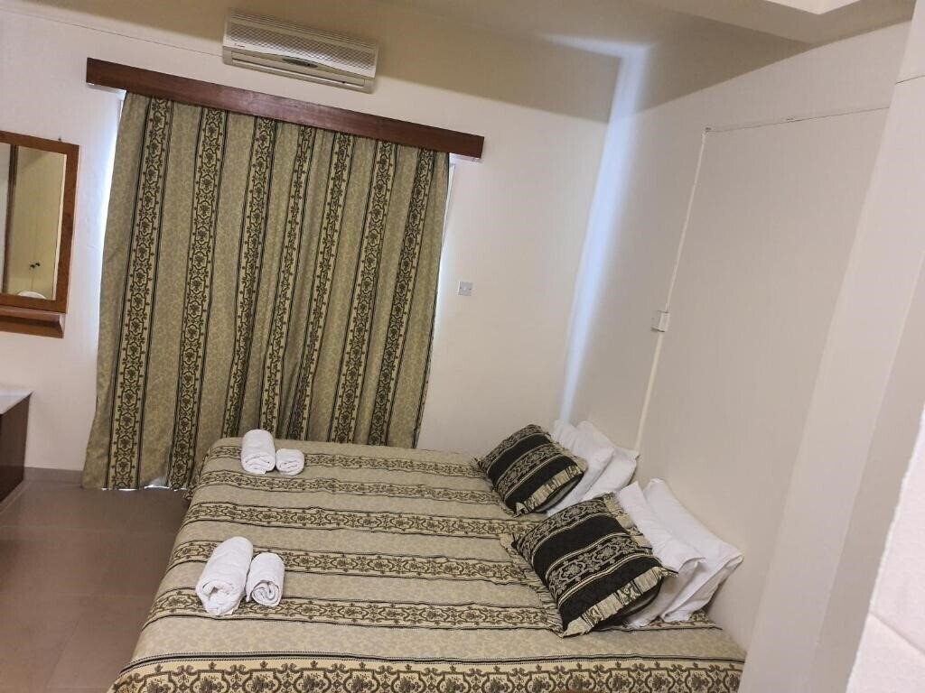 Фото Eleni Apartments 2*