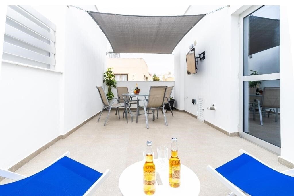 Отель Spiros Luxury Apartments 2*