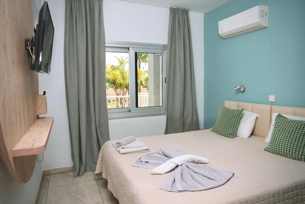 Фото Silver Sea Holiday Apartments 3*