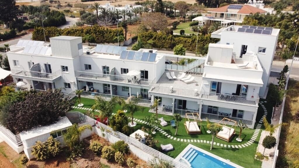 Отель Silver Sea Holiday Apartments 3*