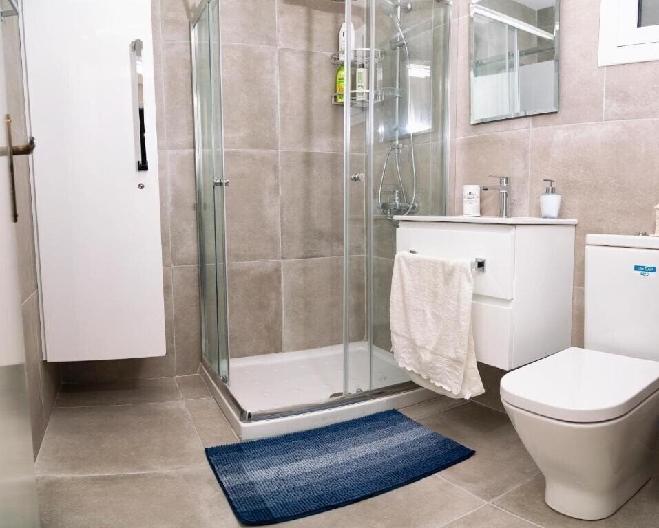 Фото Annita Court Bock B, Apt3 2*
