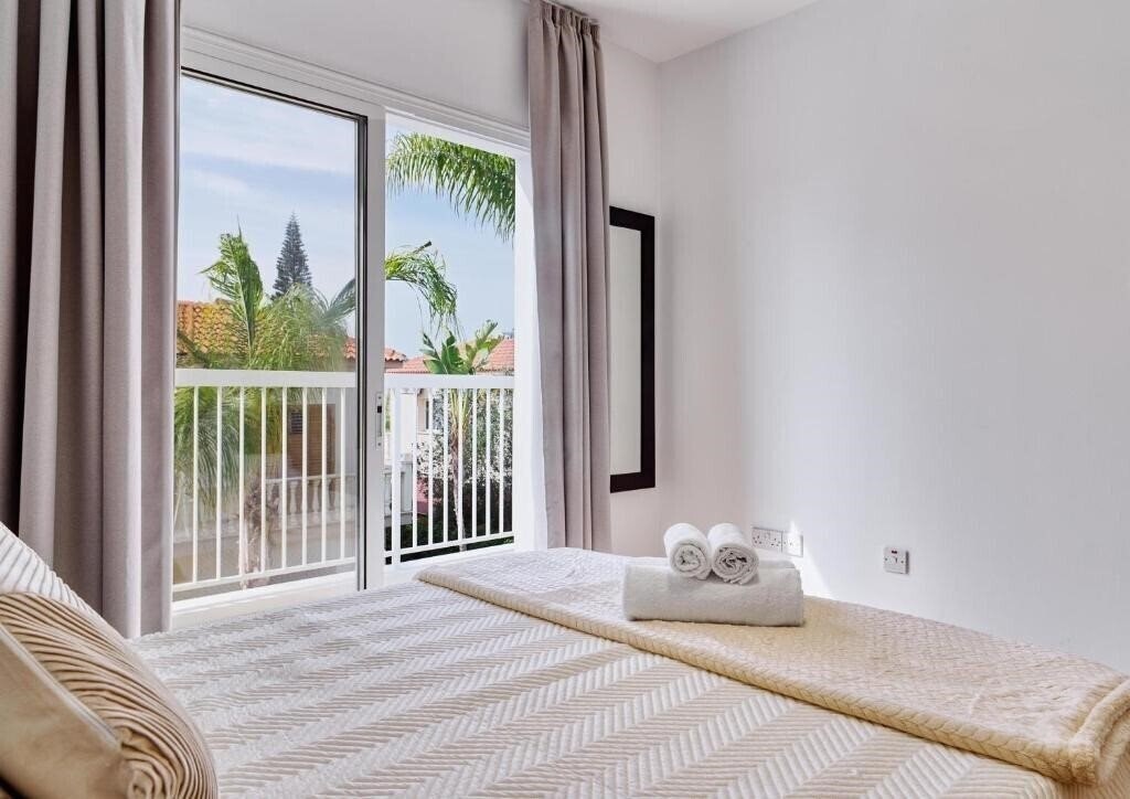 Фото LuxVillasRentals Ayia Napa 2*