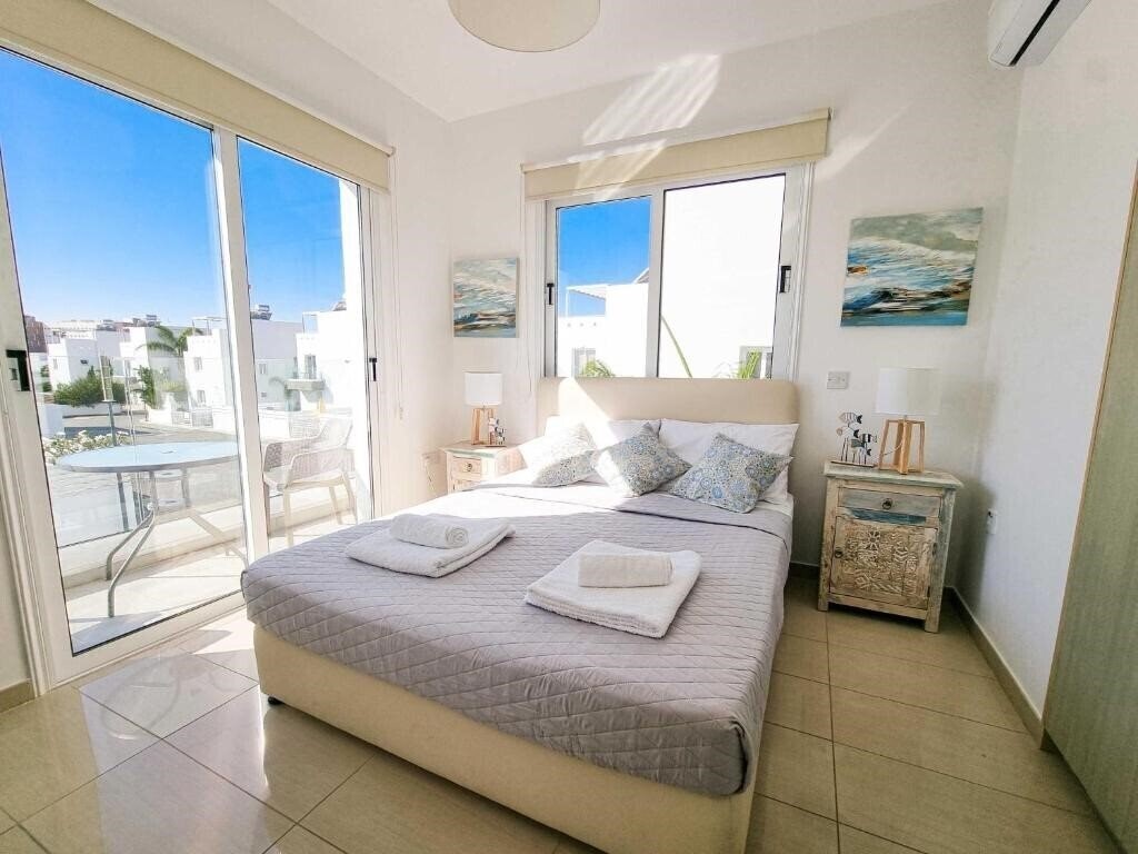 Фото Nissi Beach Villa Magnolia 2*