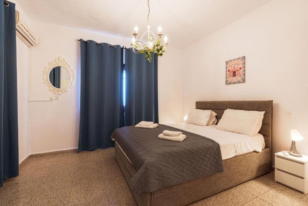 Фото Serenityone - Centrally Located One Bedroom Apt 3*