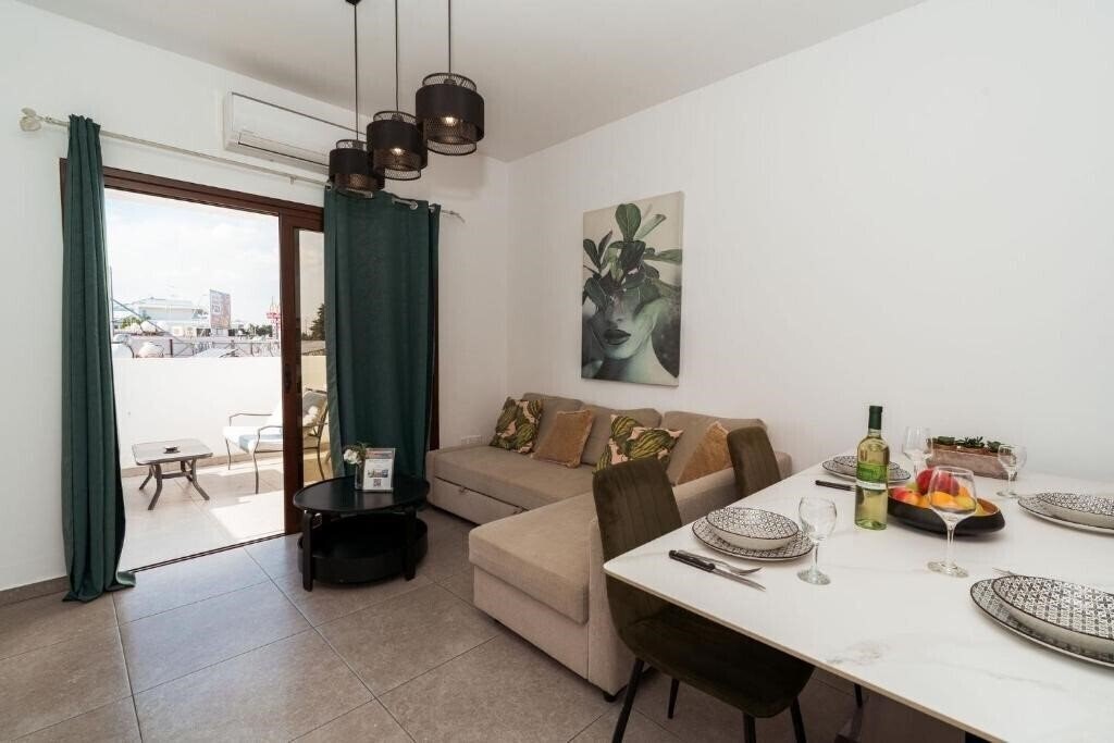 Зображення Serenityone - Centrally Located One Bedroom Apt 3*