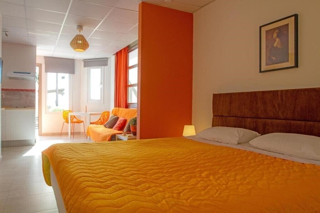 Фото Rainbow Apartments 3*
