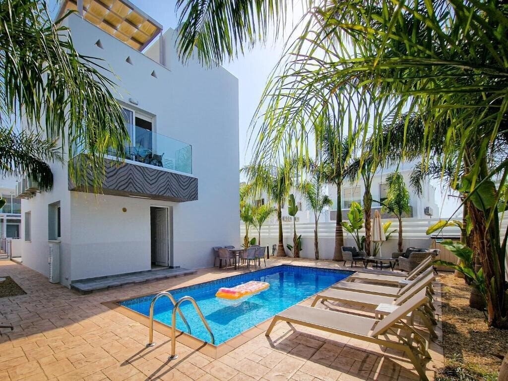 Отель Villa Green Garden 3*