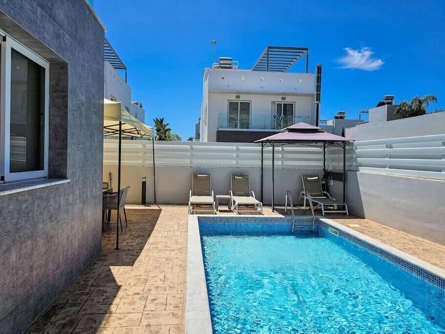 Изображение Nissi Beach Villa Holiday 3*