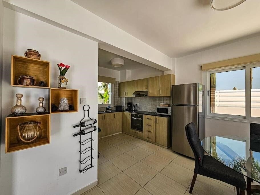 Картинка Nissi Beach Villa Holiday 3*