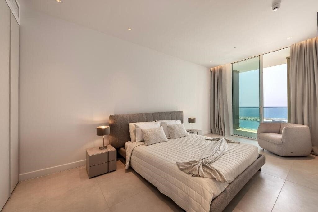 Фото Ayia Napa Marina East Tower Suite 3*