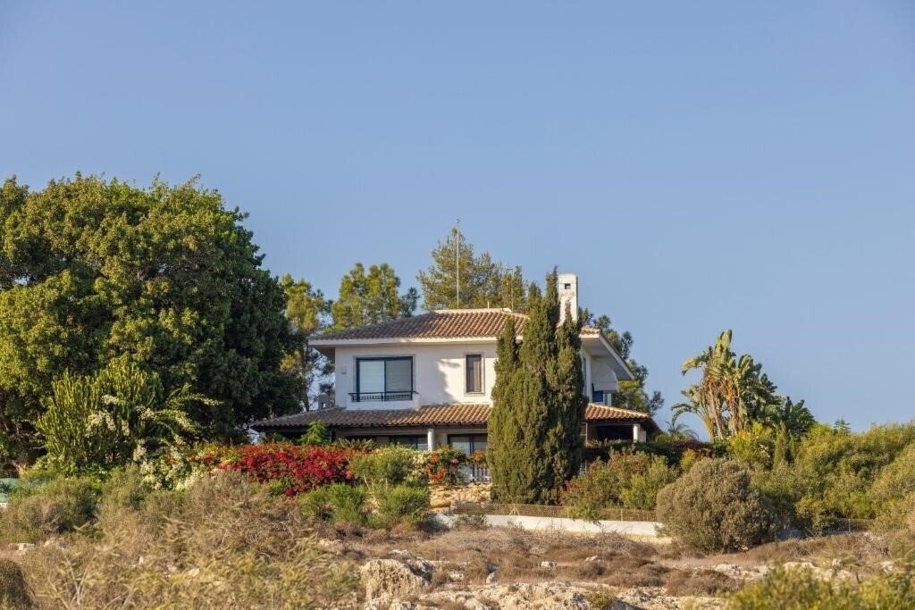 Отель Ayia Napa Sycamore Seaview 3*