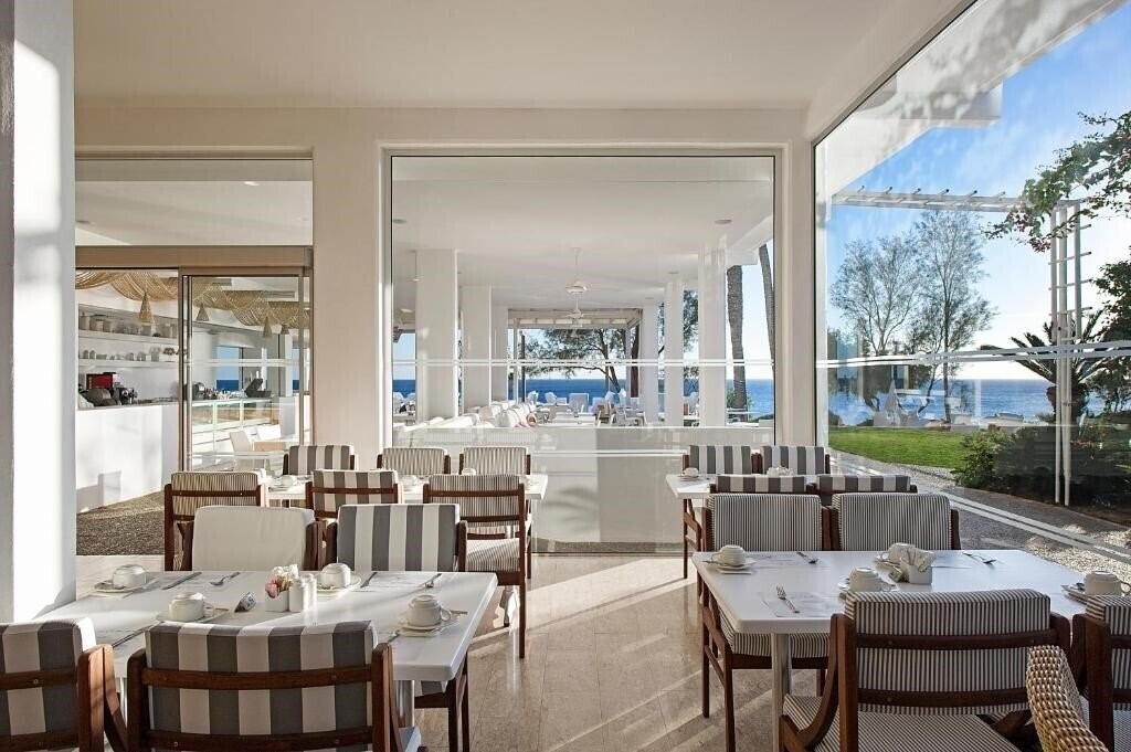 Фотография Grecian Sands Hotel 4*