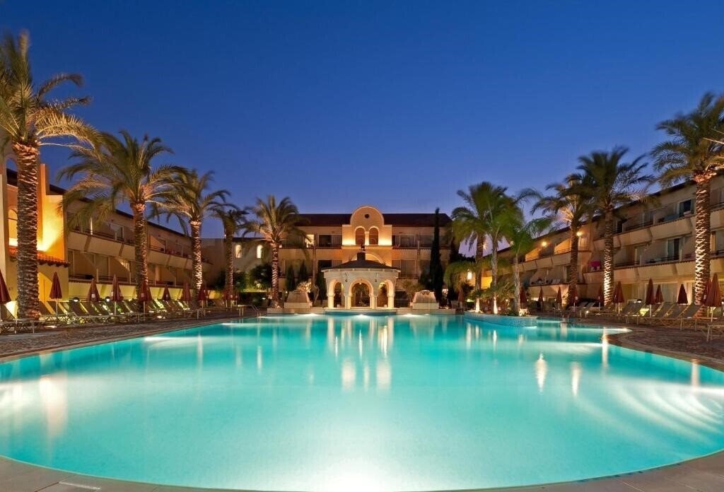 Готель Napa Plaza 4*