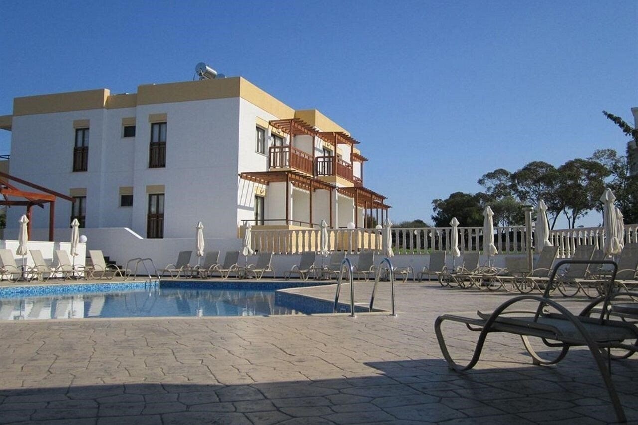 Готель Soho Hotel Apartments 3*