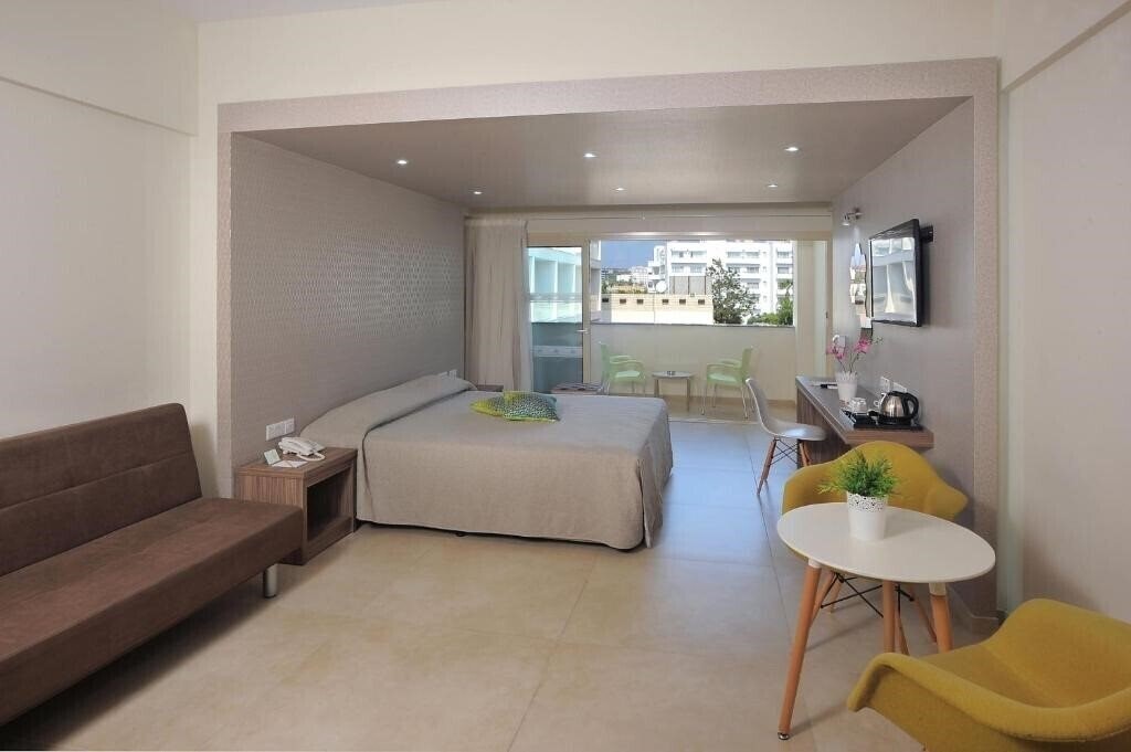 Фото Nelia Gardens 3*