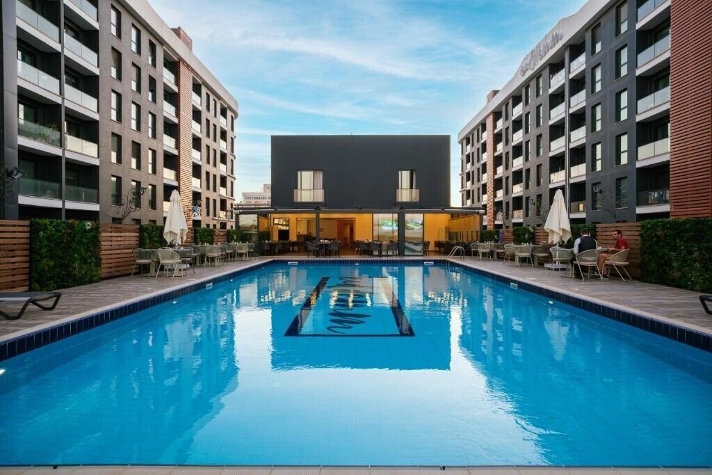 Отель Caddem Inn Hotel 3*