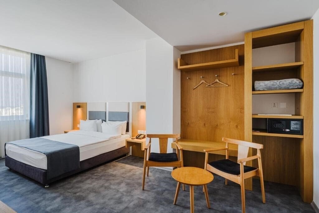 Отель Ingate Hotel 3*
