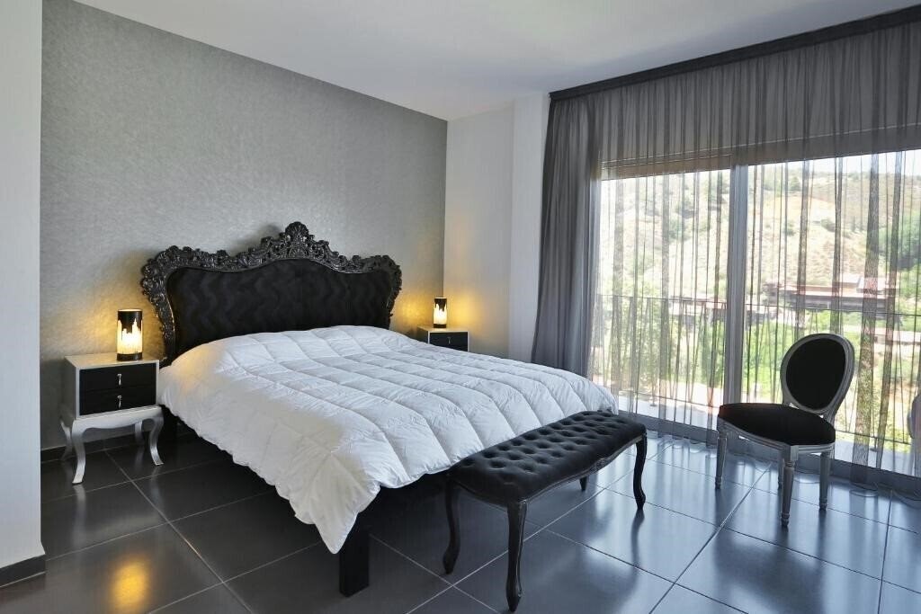 Готель Crystal Hotel 3*