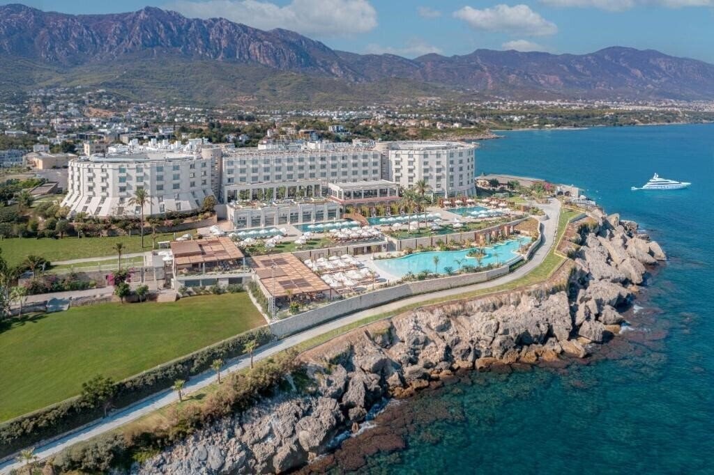 Готель Merit Park Hotel 5*